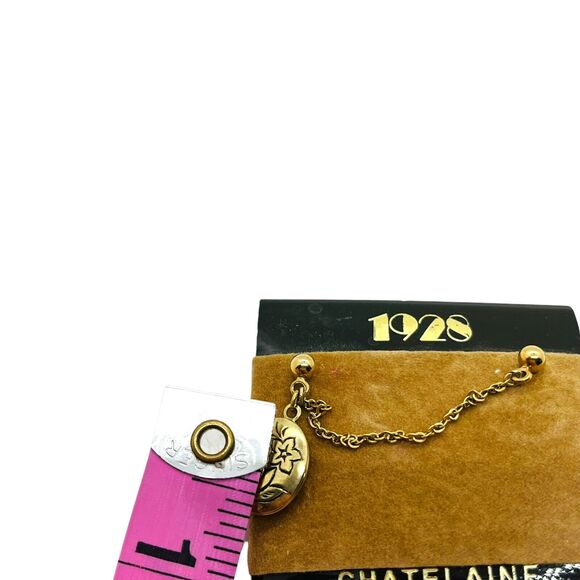 Chatelaine Locket Brooch Pin Vintage 1928 Womens Gold Tone Round Link Chain Mini - Picture 7 of 13